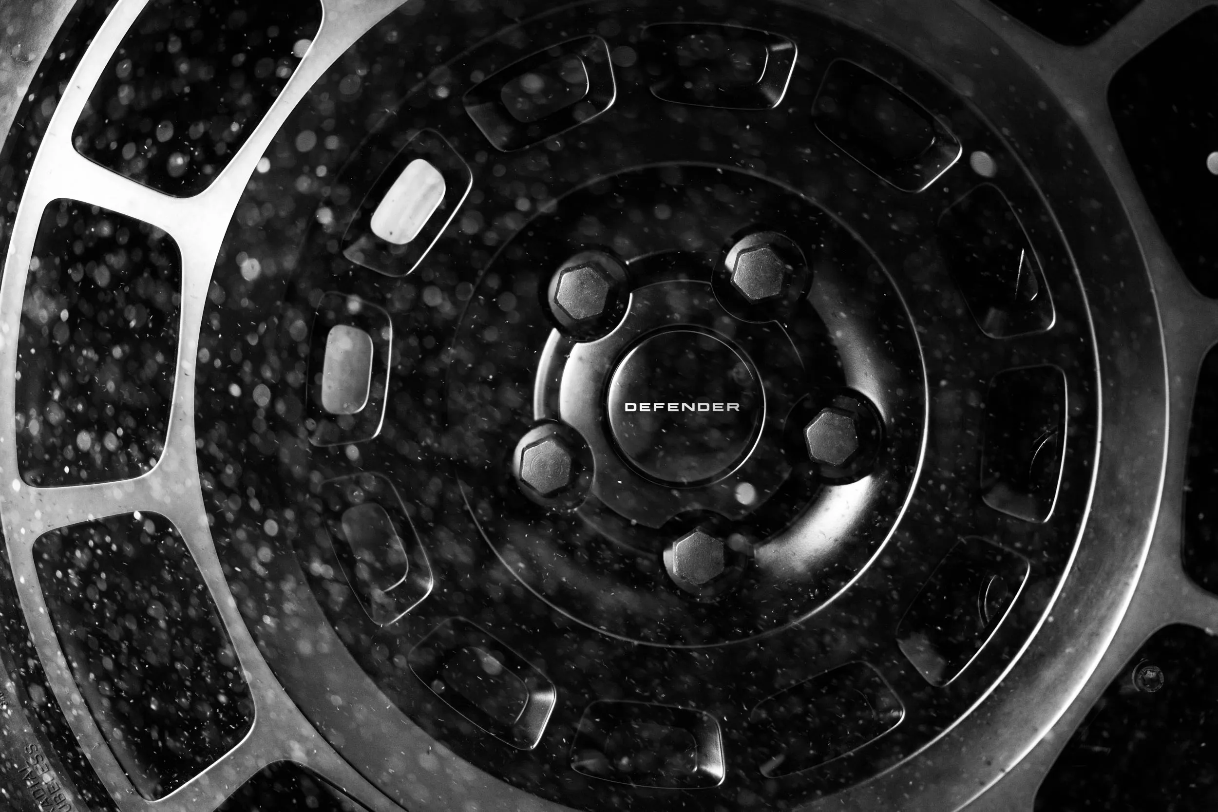 Land Rover Defender OCTA Black